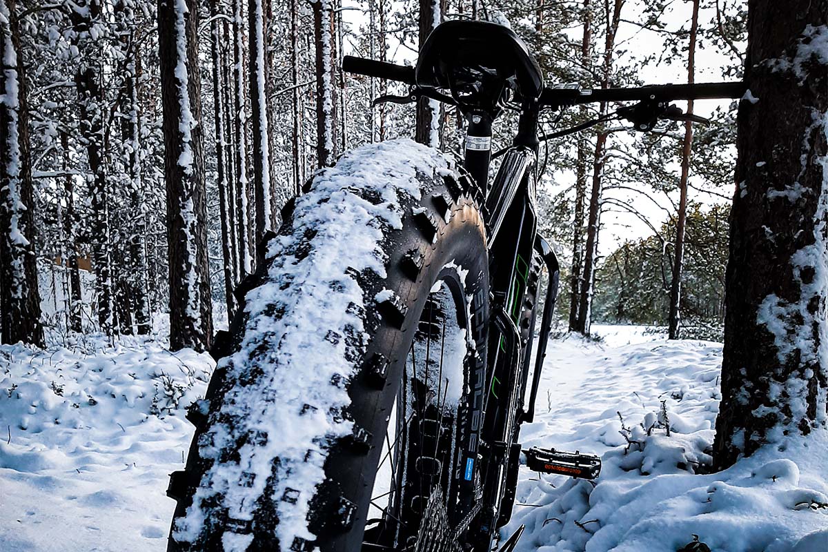 Talvipyöräilyä fat-bikella